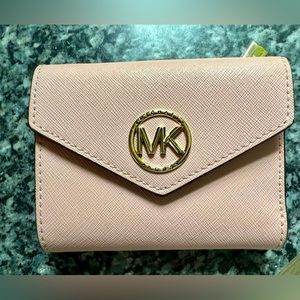 Michael Kors Trifold Wallet Pink